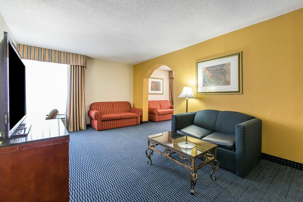Days Inn By Wyndham Хейвлок Экстерьер фото