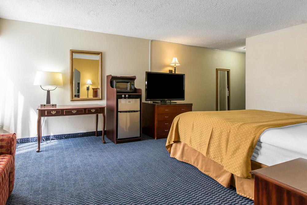 Days Inn By Wyndham Хейвлок Экстерьер фото