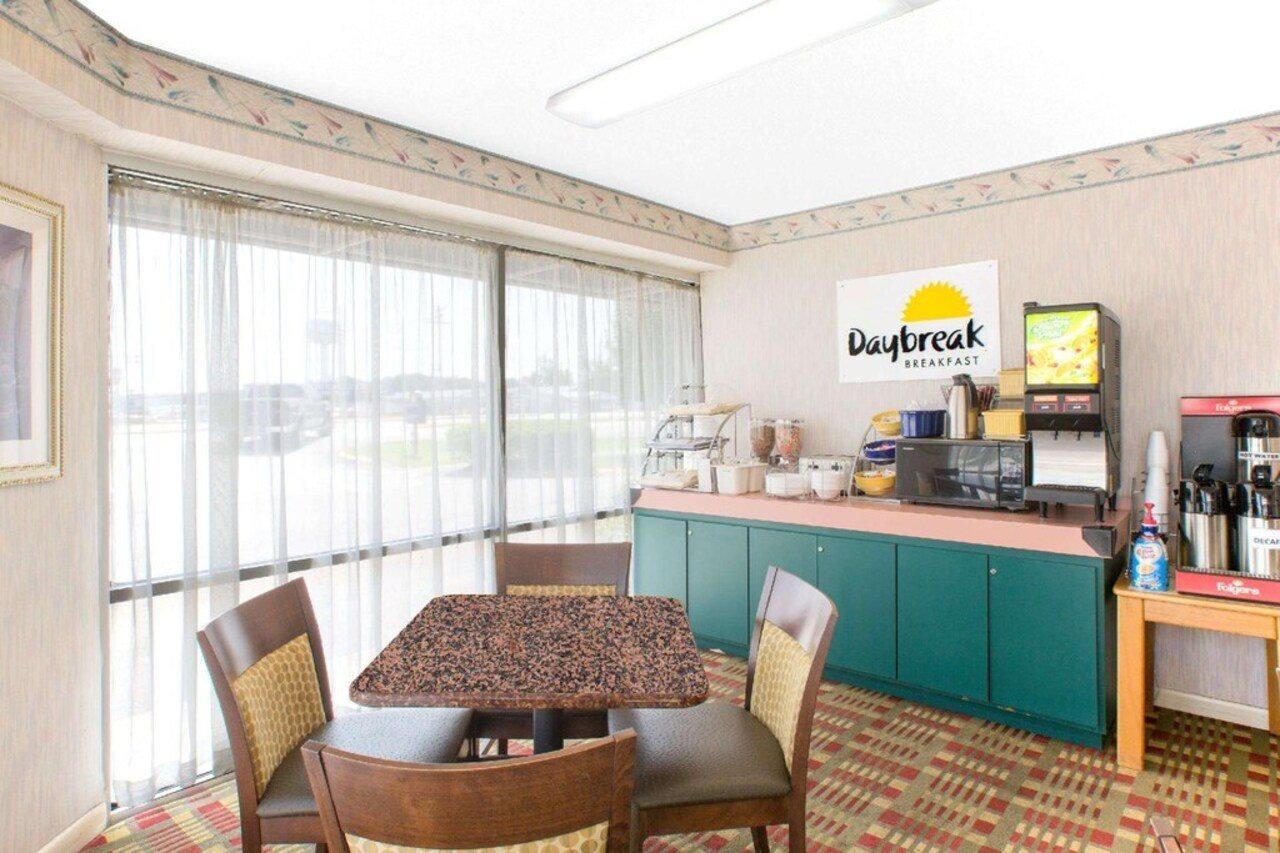 Days Inn By Wyndham Хейвлок Экстерьер фото